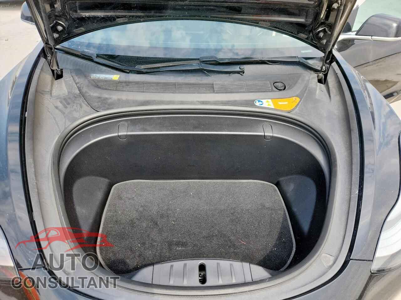 TESLA MODEL 3 2018 - 5YJ3E1EA5JF023573
