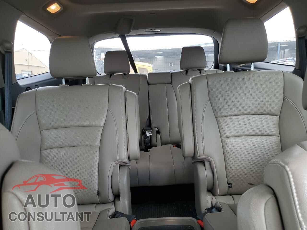 HONDA PILOT 2017 - 5FNYF6H0XHB028720