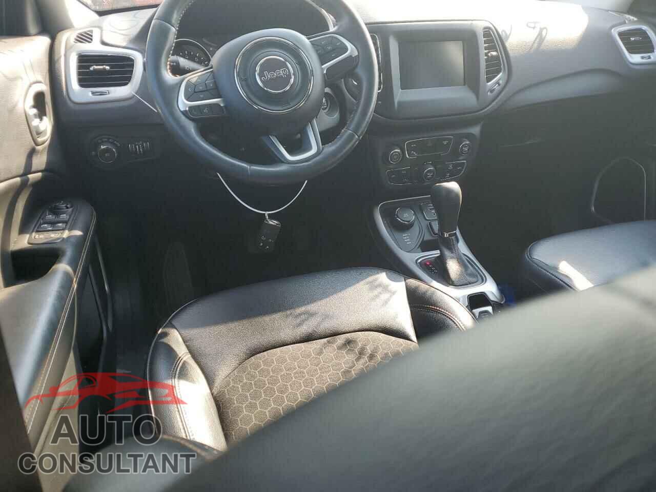 JEEP COMPASS 2018 - 3C4NJDBB2JT179266
