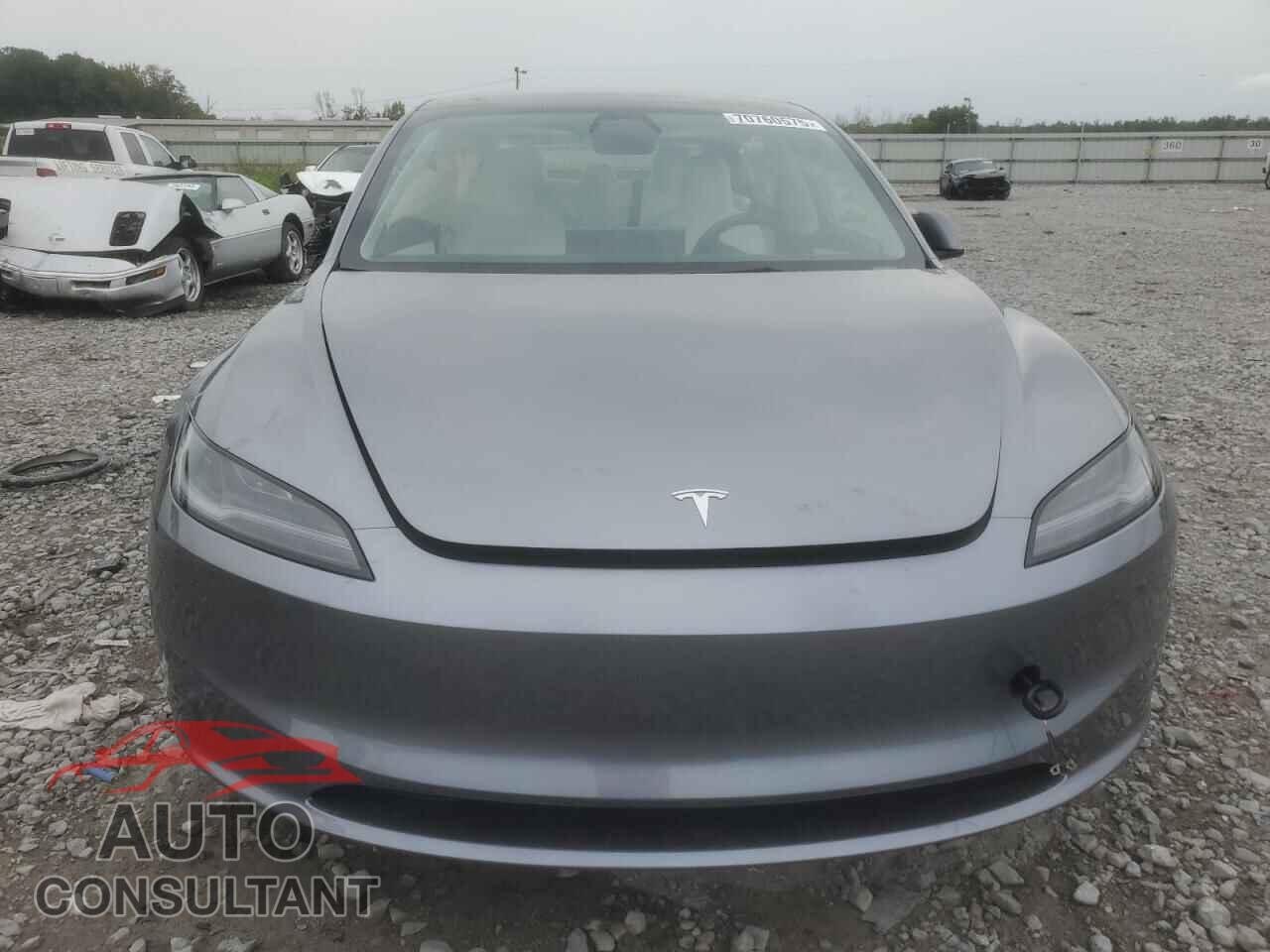 TESLA MODEL 3 2025 - 5YJ3E1EA2SF058475
