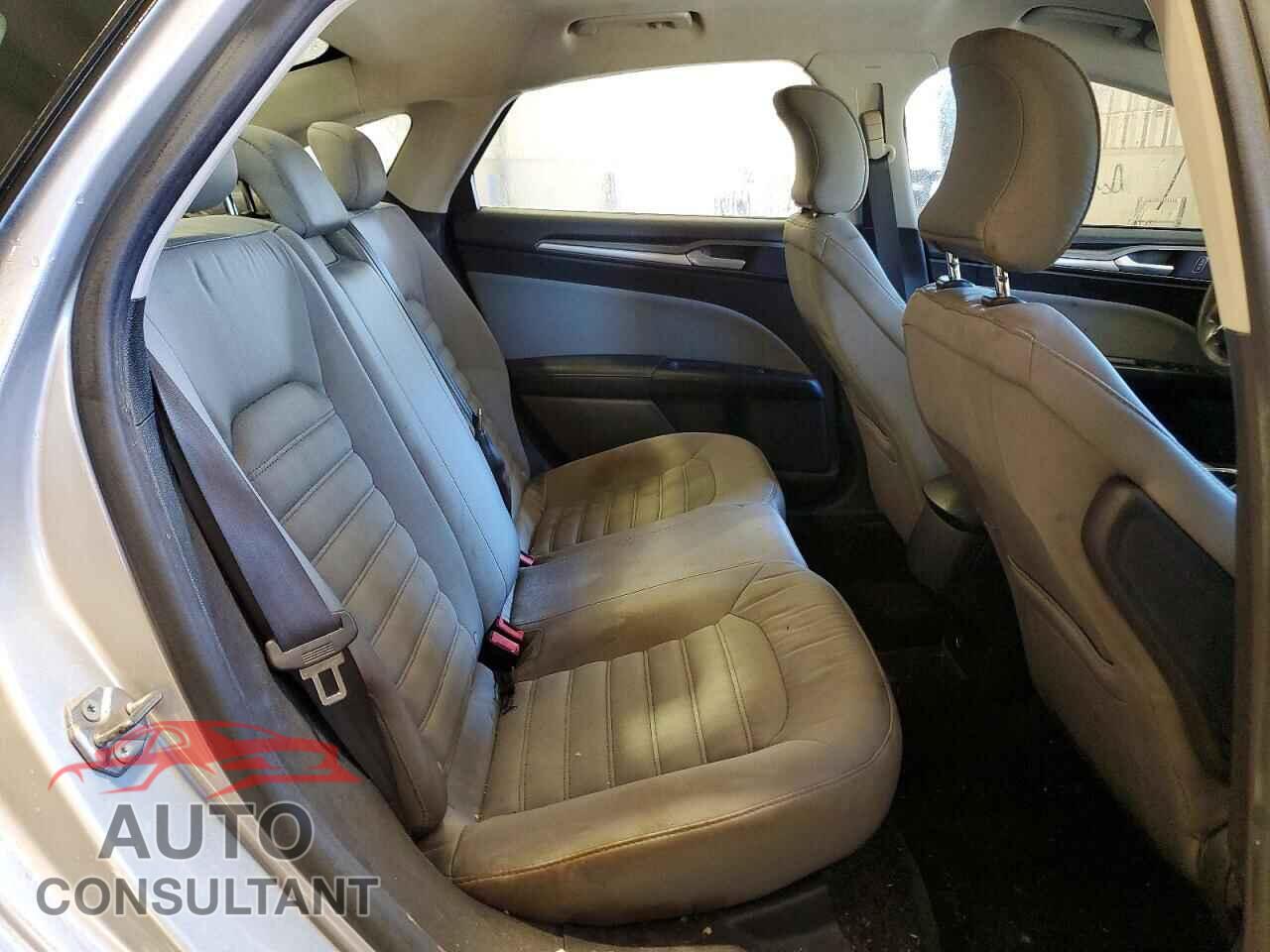 FORD FUSION 2015 - 3FA6P0G71FR302405