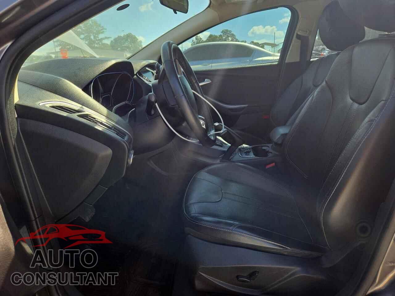 FORD FOCUS 2014 - 1FADP3N29EL204977
