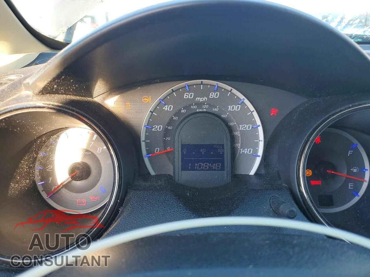 HONDA FIT 2013 - JHMGE8H53DC043183