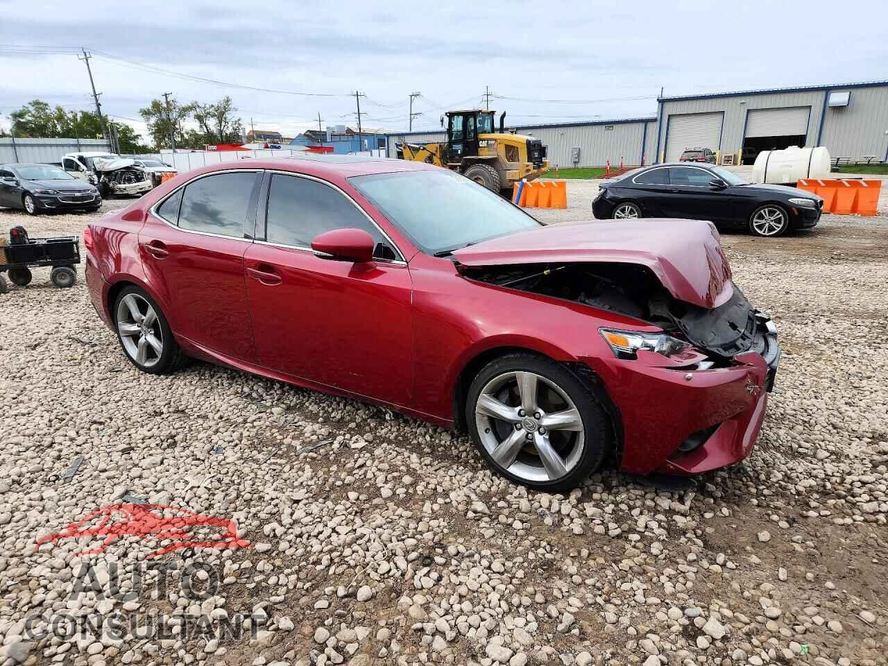 LEXUS IS 2014 - JTHCE1D21E5000548