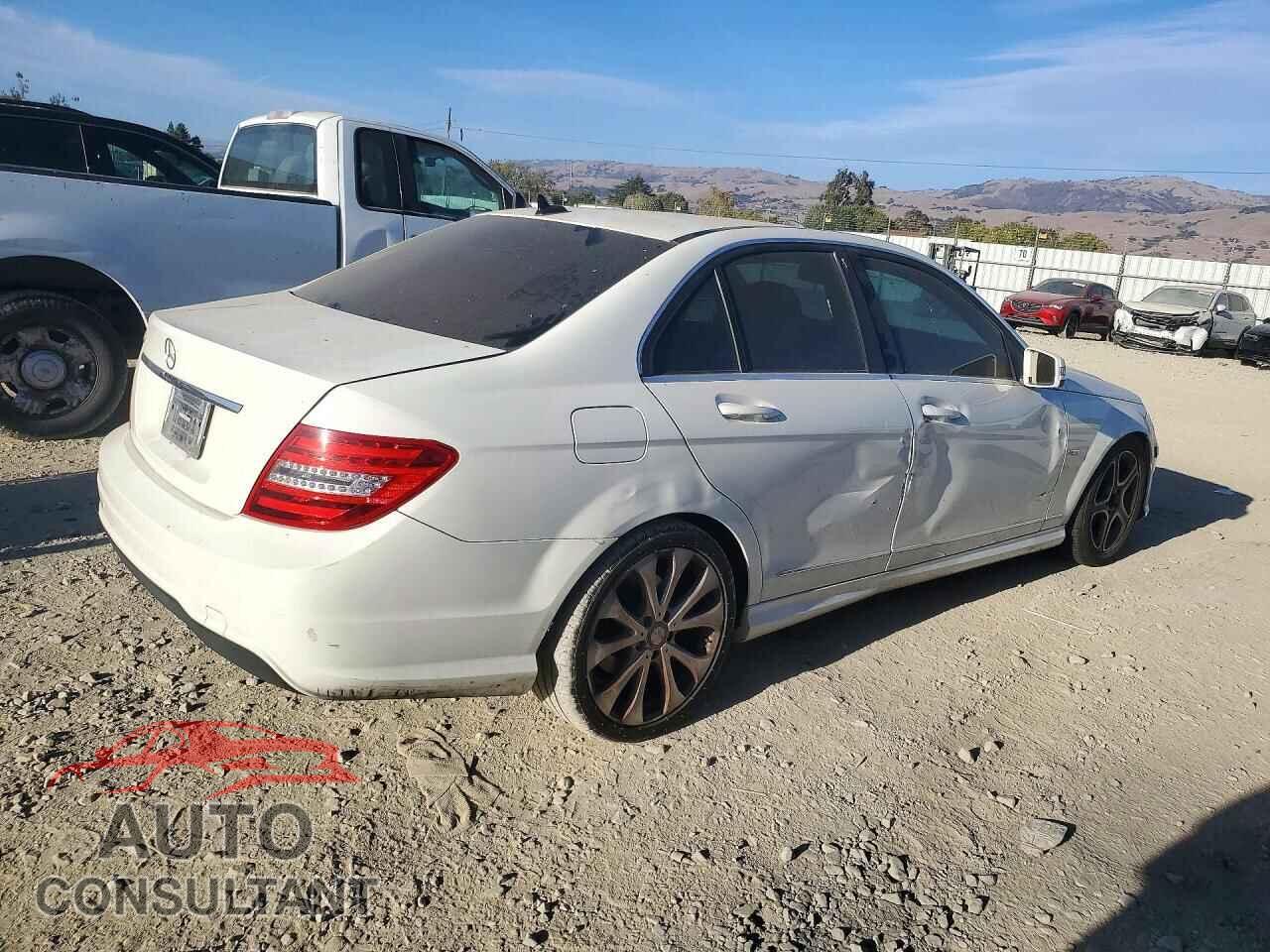 MERCEDES-BENZ C-CLASS 2012 - WDDGF4HB2CA641097