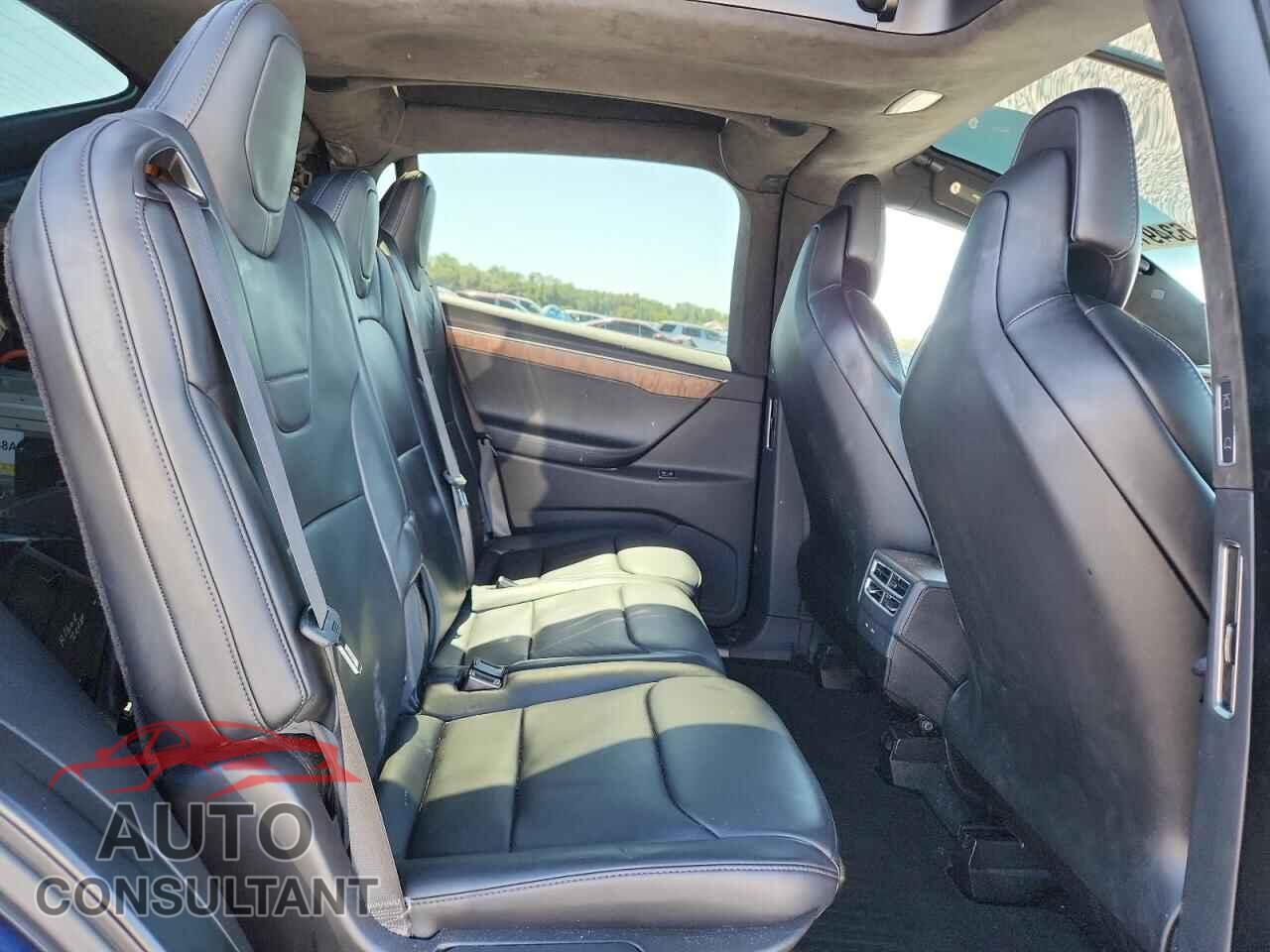 TESLA MODEL X 2017 - 5YJXCDE24HF049013