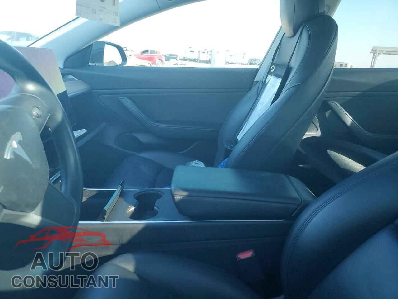 TESLA MODEL 3 2018 - 5YJ3E1EB7JF145151