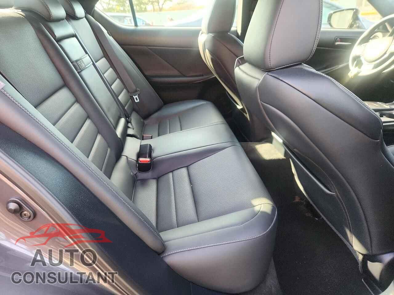 LEXUS IS 2023 - JTHAP1D24P5002332