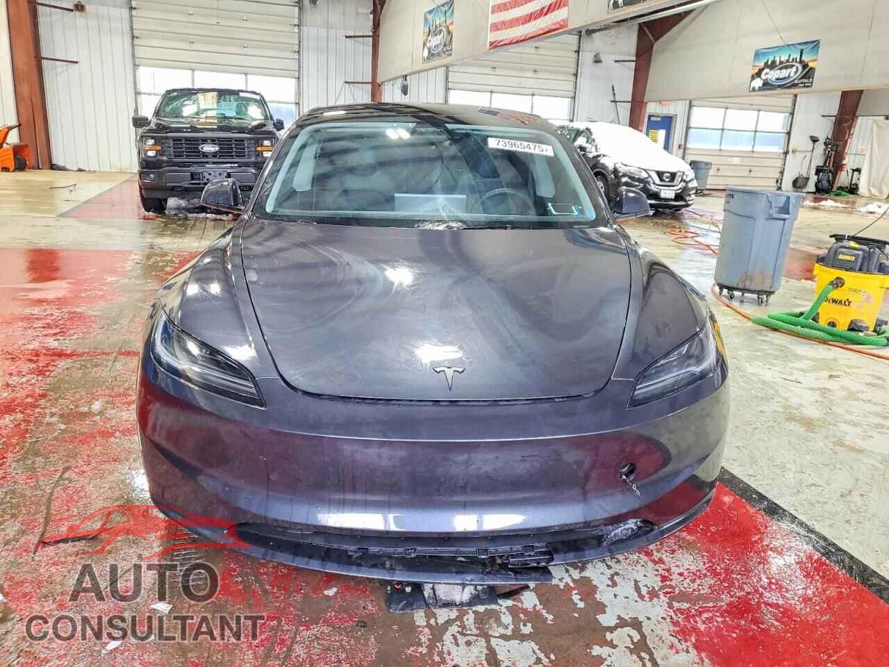 TESLA MODEL 3 2024 - 5YJ3E1EBXRF835097