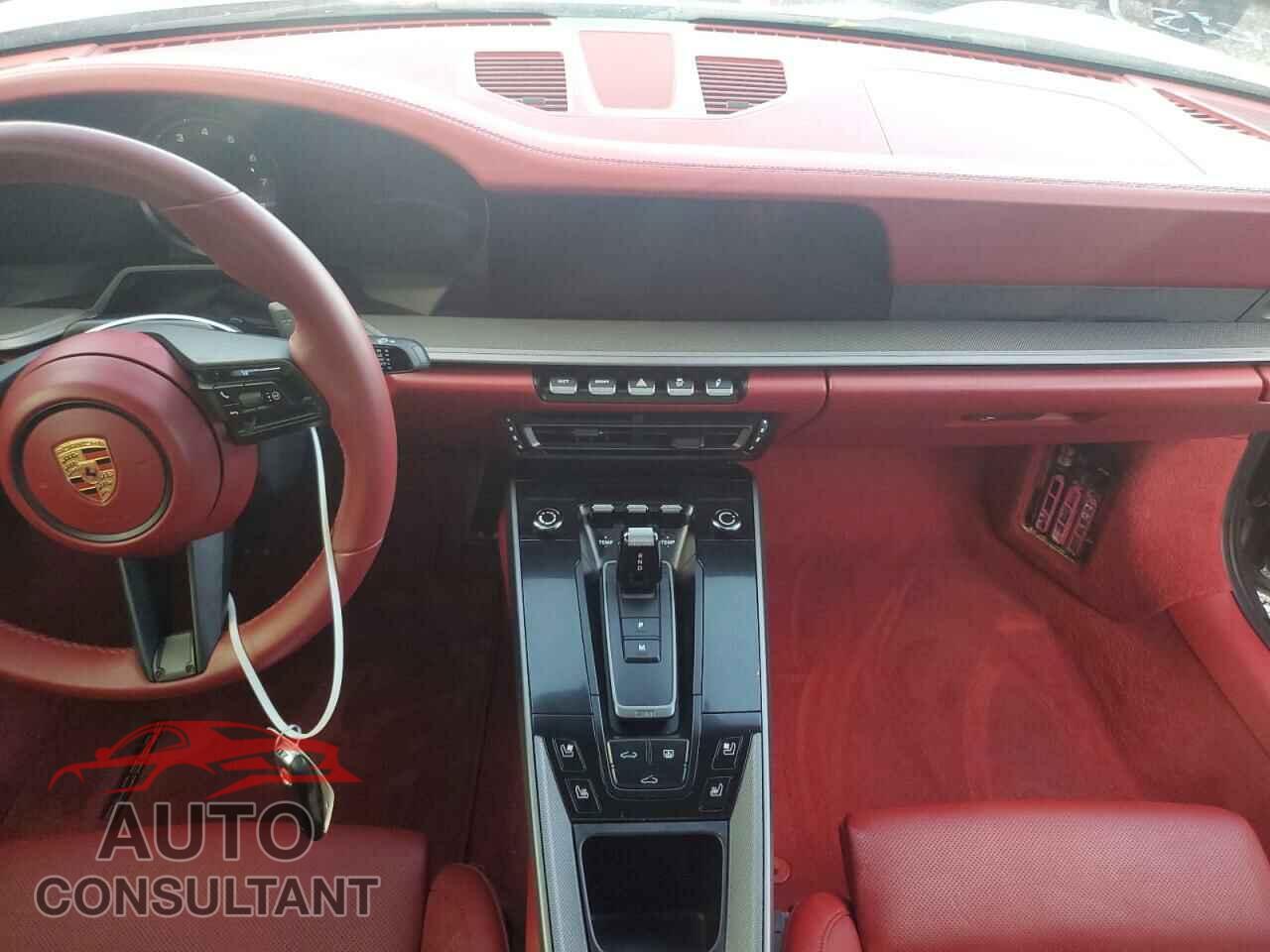 PORSCHE 911 2024 - WP0AA2A97RS207304