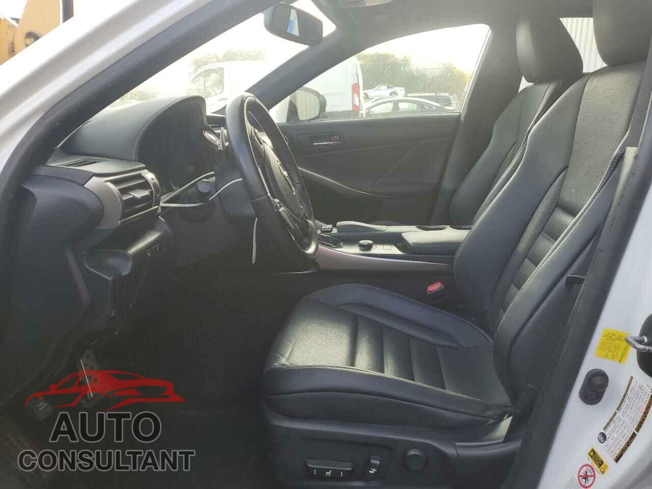 LEXUS IS 2015 - JTHCE1D23F5008300