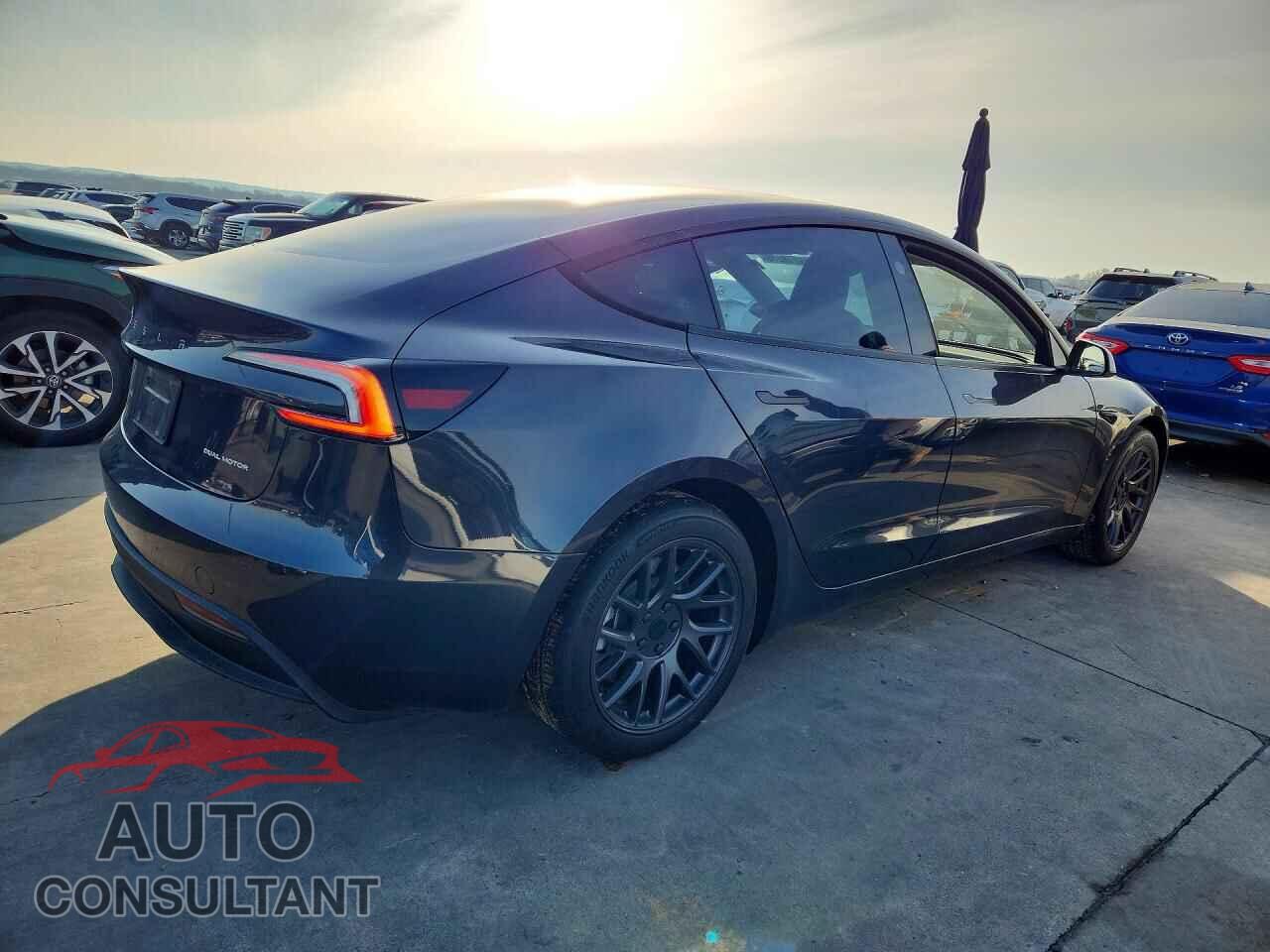 TESLA MODEL 3 2025 - 5YJ3E1EB2SF942800