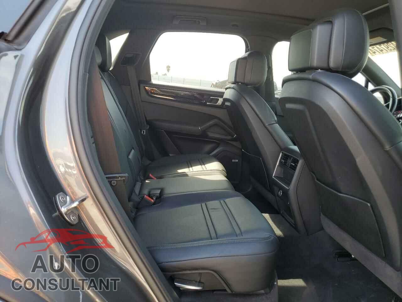 PORSCHE CAYENNE 2021 - WP1AA2AY5MDA02597