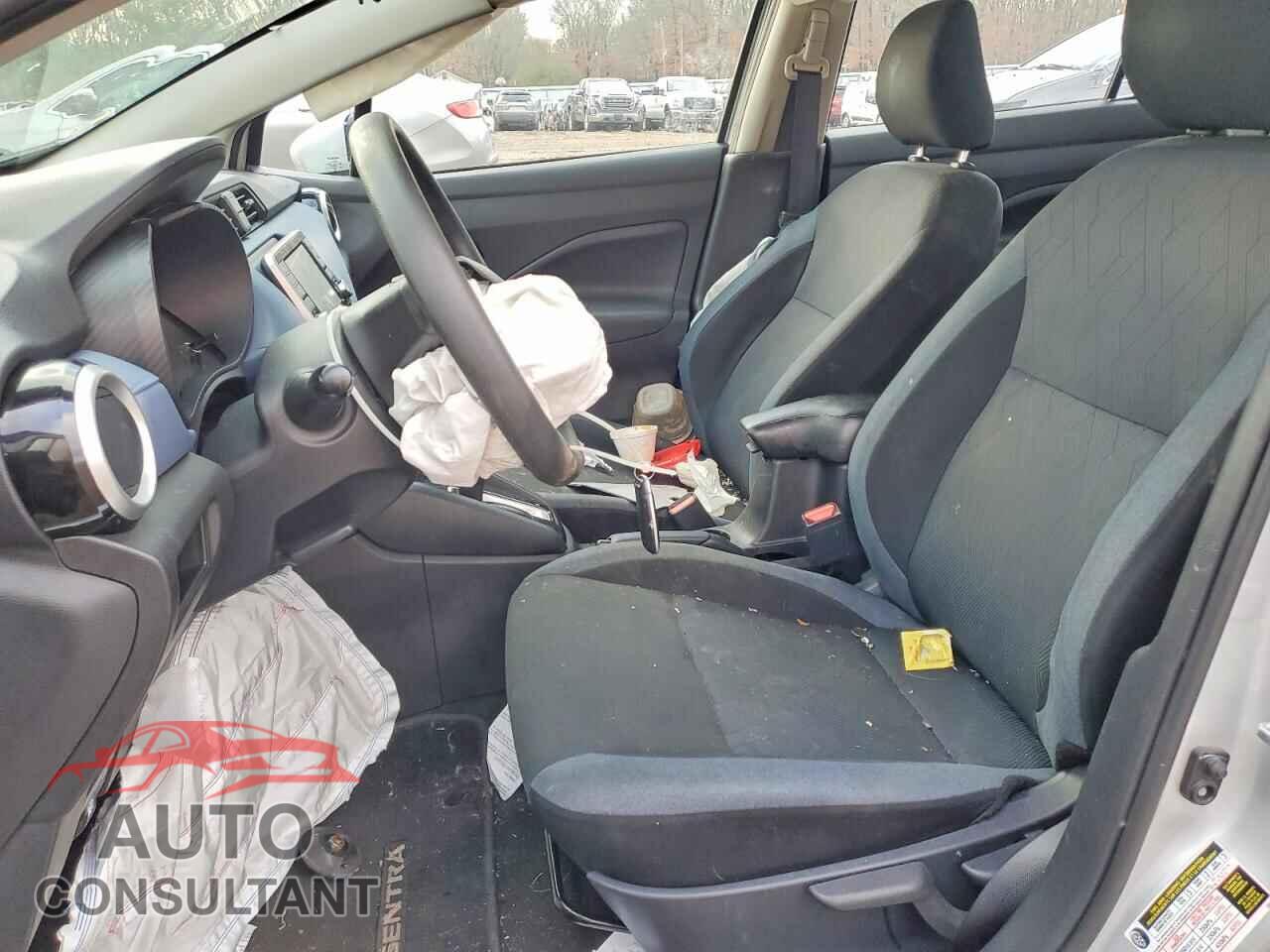 NISSAN VERSA 2023 - 3N1CN8EV5PL818678