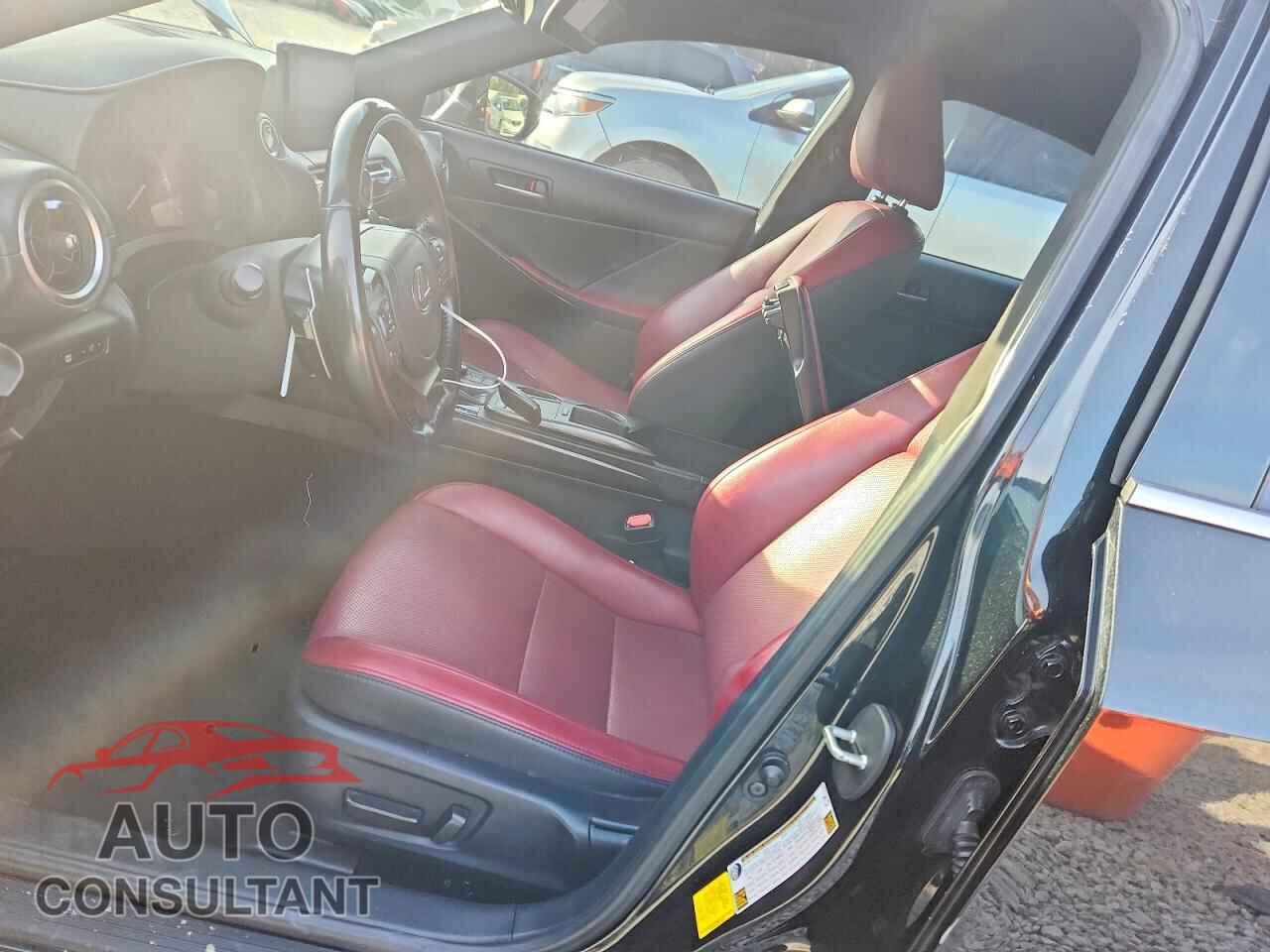 LEXUS IS 2021 - JTHAA1D23M5116819