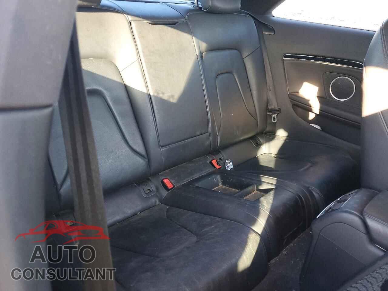 AUDI A5 2011 - WAULFAFR8BA044989