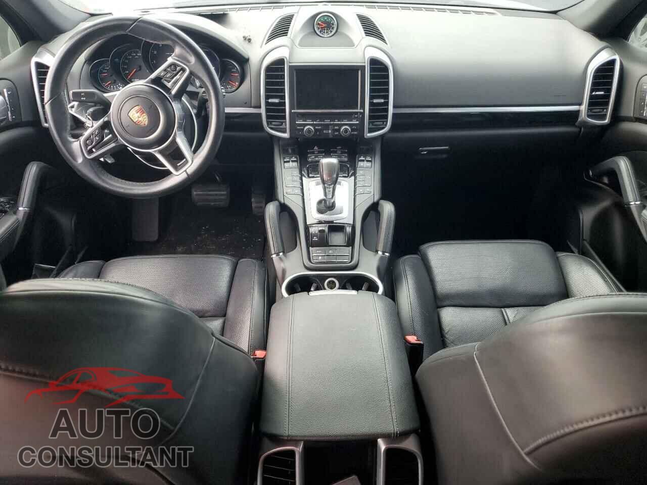 PORSCHE CAYENNE 2016 - WP1AA2A21GLA03963