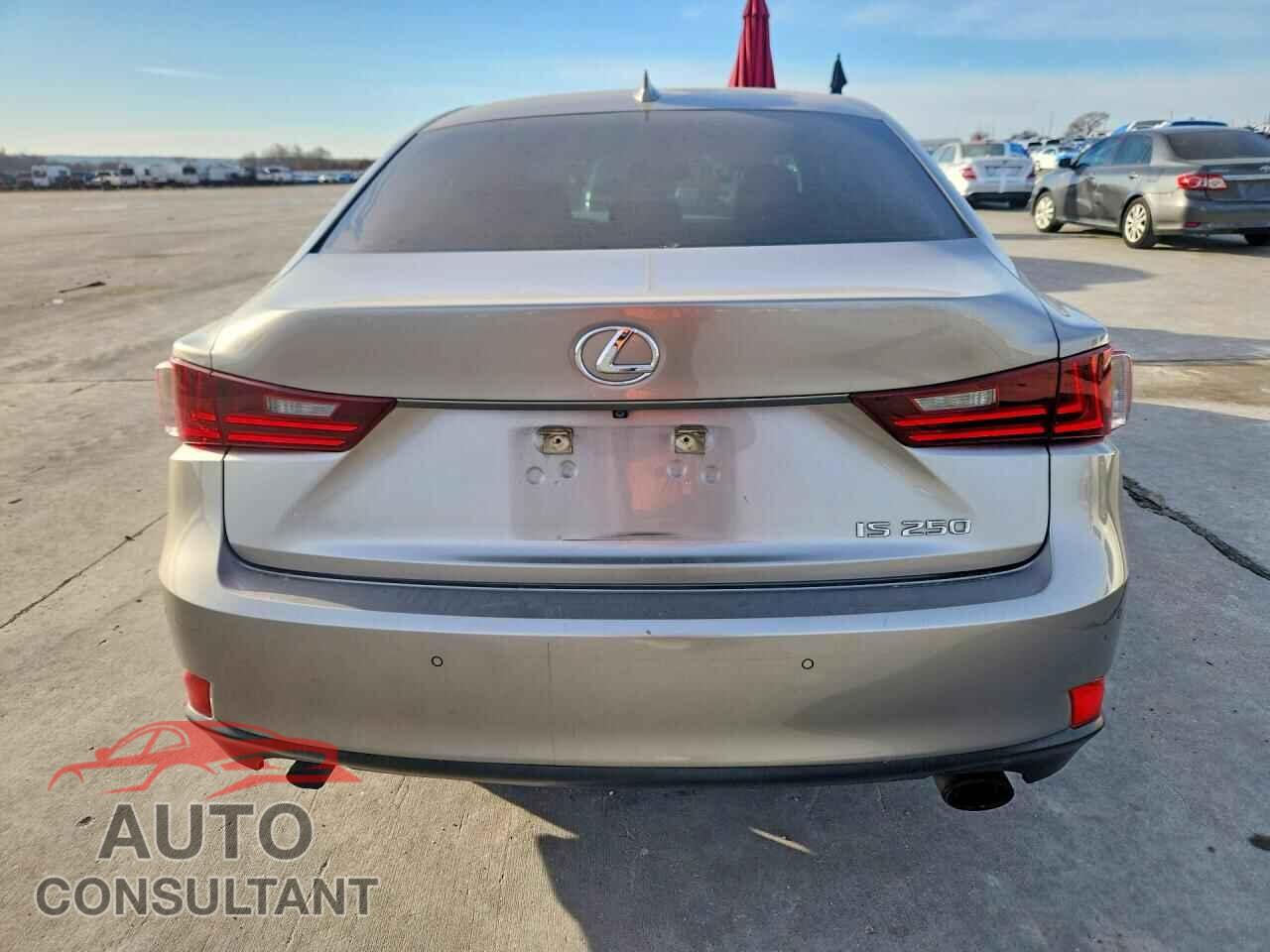LEXUS IS 2014 - JTHBF1D22E5015021