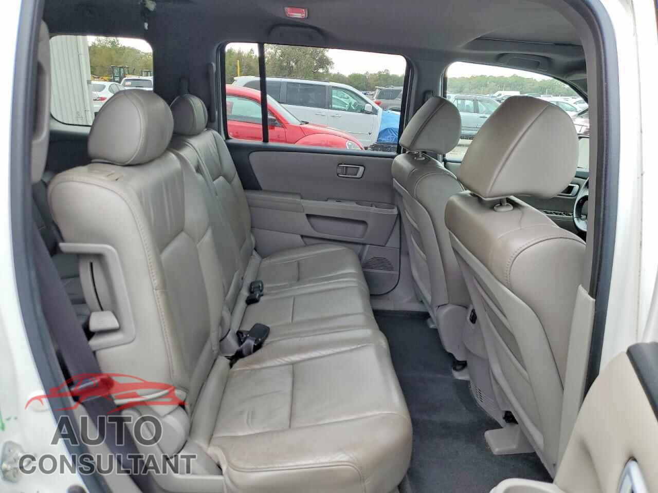 HONDA PILOT 2011 - 5FNYF3H58BB036672
