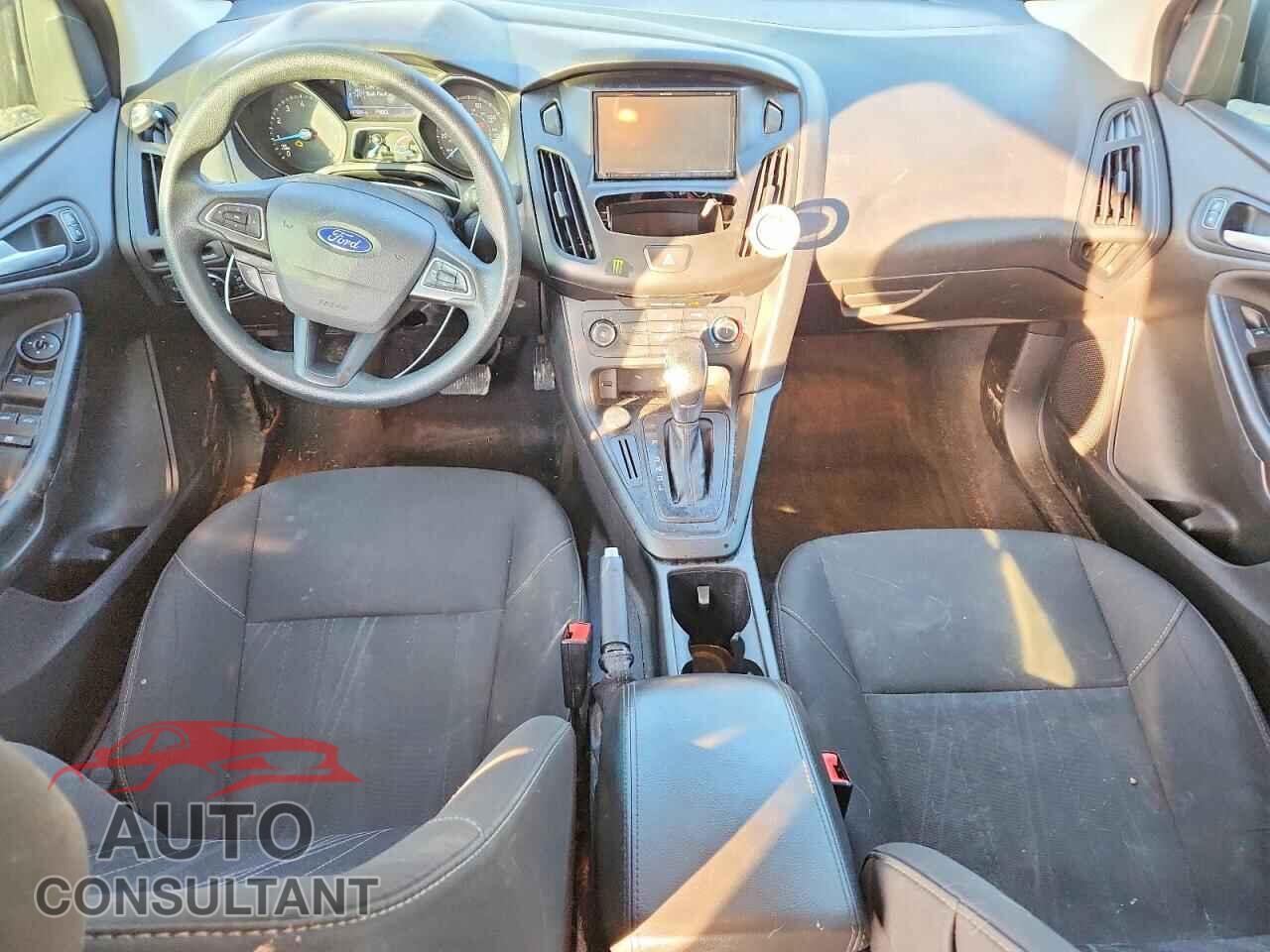 FORD FOCUS 2017 - 1FADP3F21HL208668