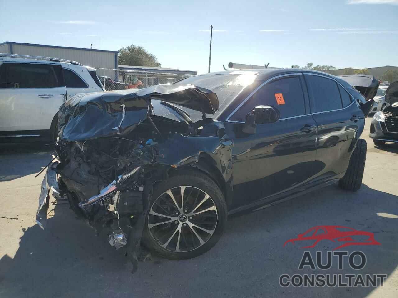 TOYOTA CAMRY 2018 - 4T1B11HK6JU130498