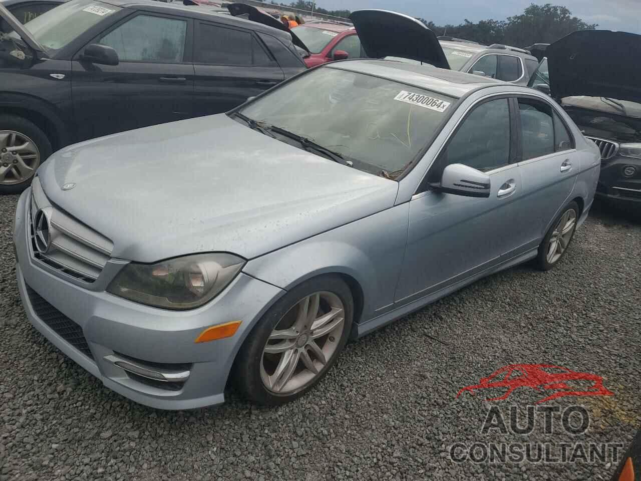 MERCEDES-BENZ C-CLASS 2013 - WDDGF4HB1DR273210