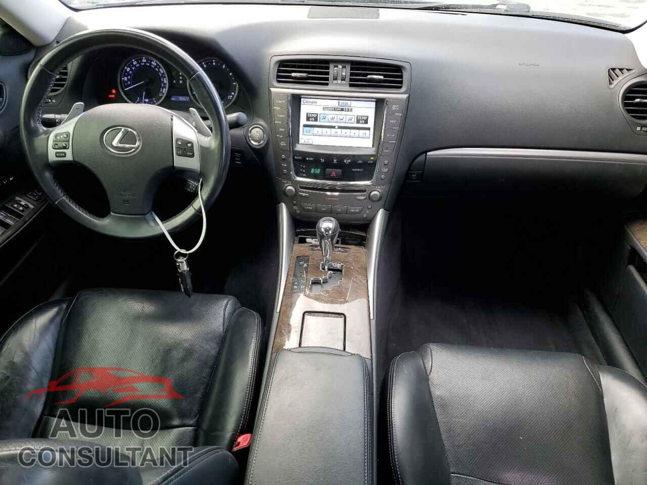LEXUS IS 2011 - JTHCF5C23B5052412