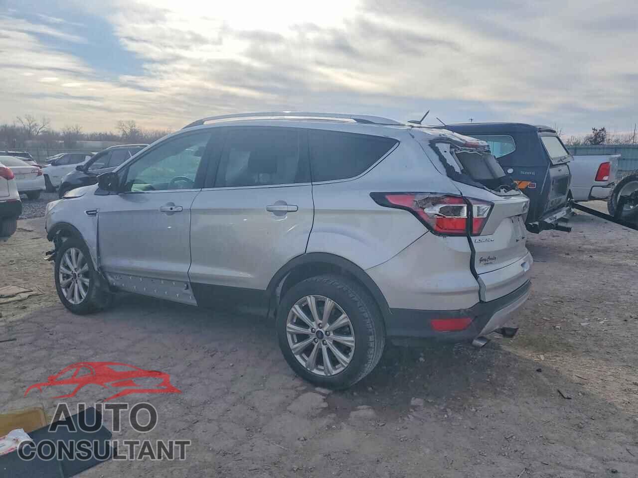 FORD ESCAPE 2017 - 1FMCU9JD0HUE72285
