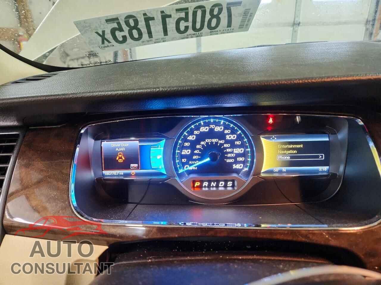 FORD TAURUS 2017 - 1FAHP2F89HG129919