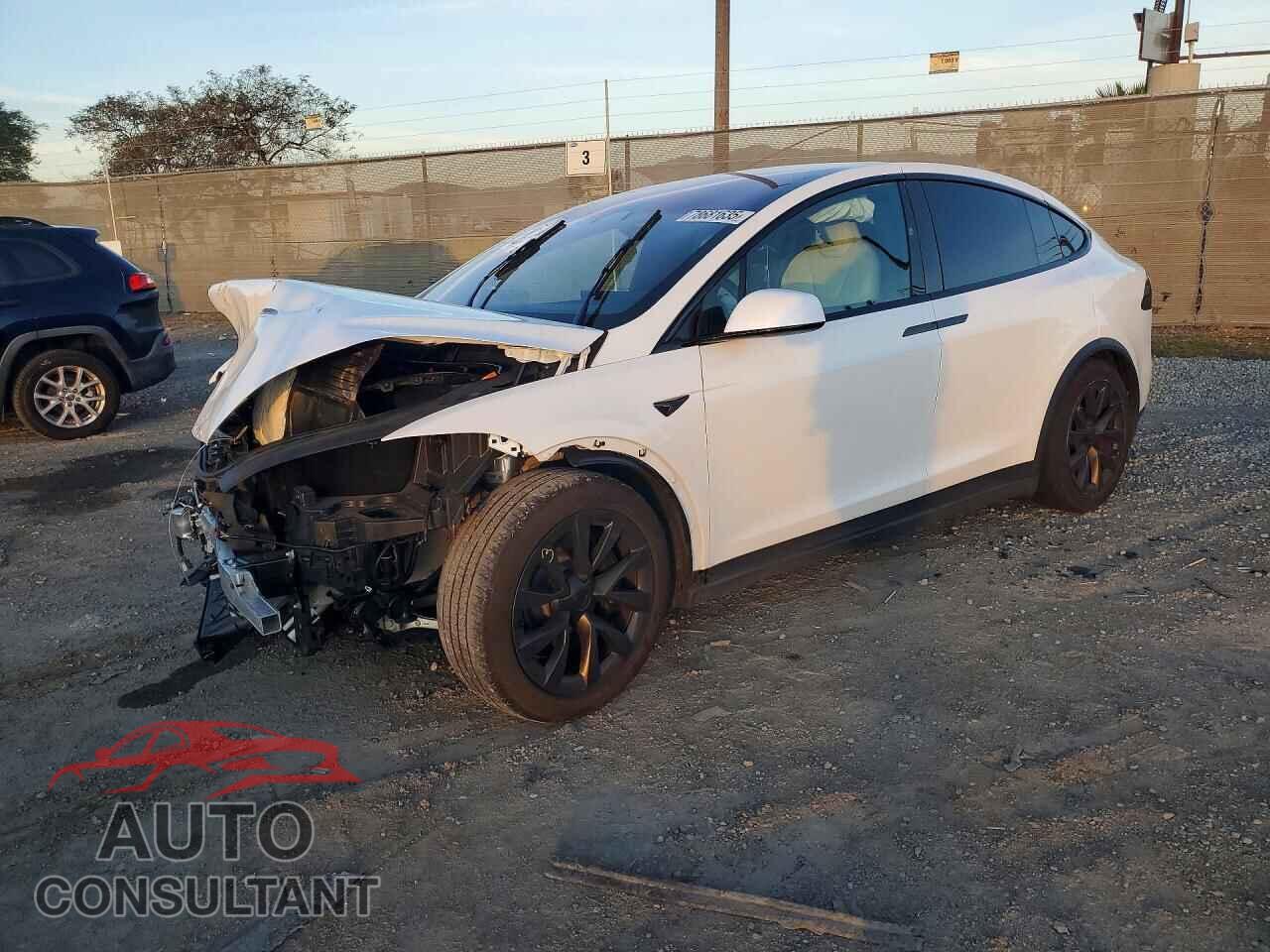 TESLA MODEL X 2023 - 7SAXCBE56PF417708