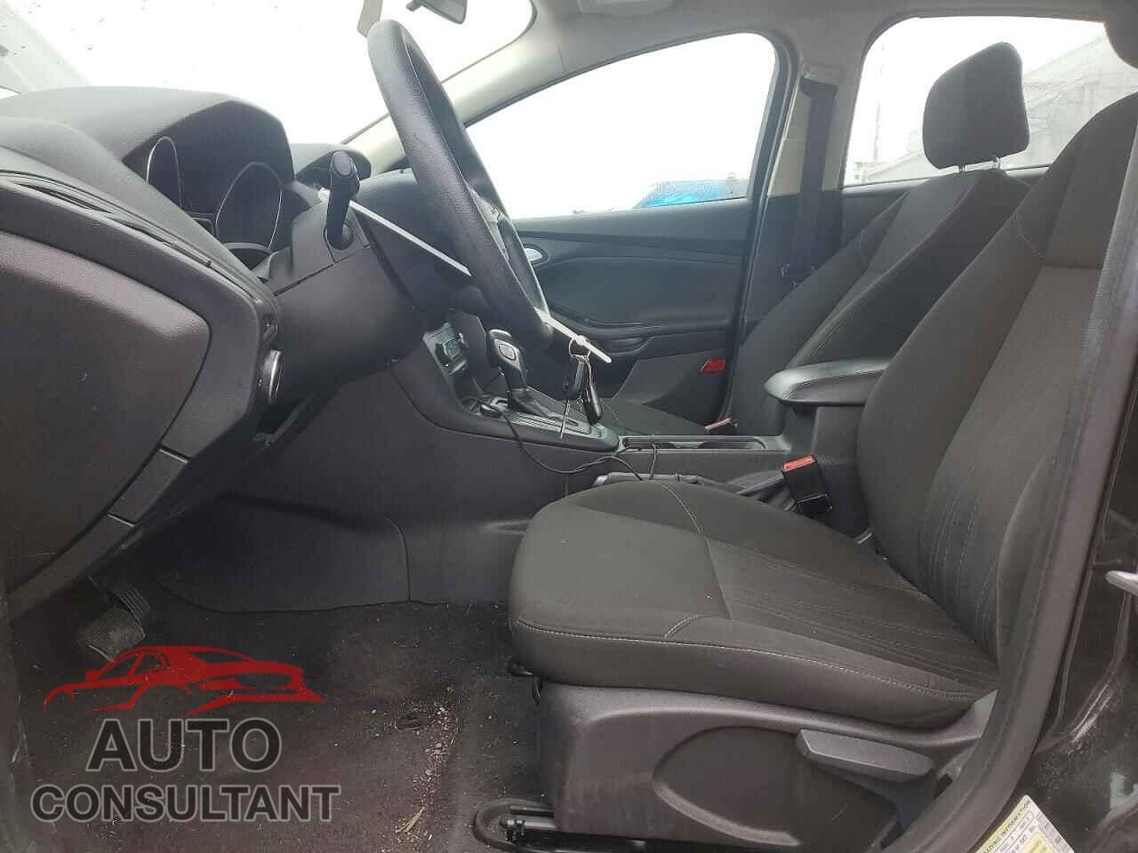 FORD FOCUS 2015 - 1FADP3F29FL276519