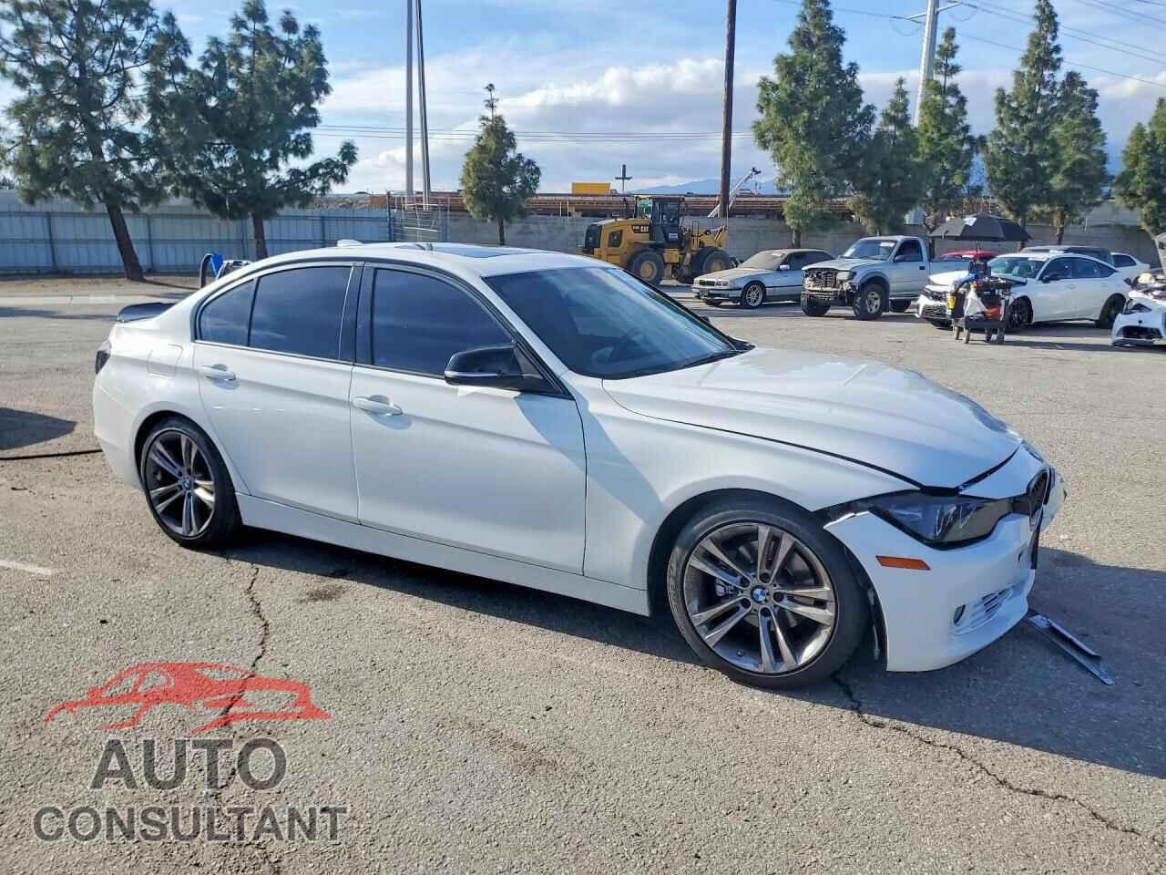 BMW 3 SERIES 2013 - WBA3C1C52DF438780