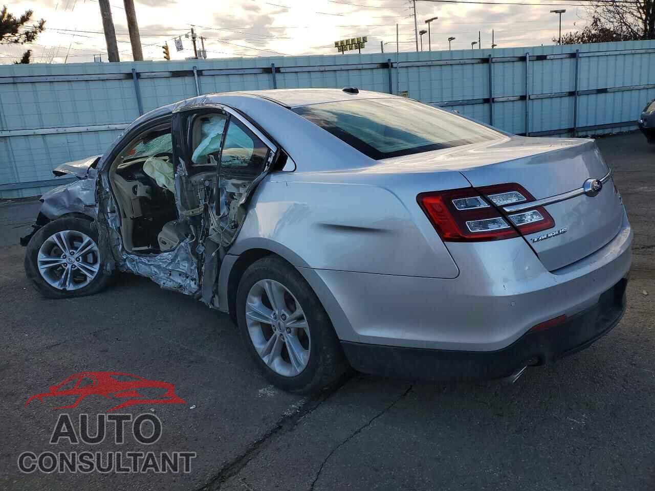 FORD TAURUS 2015 - 1FAHP2H81FG199313