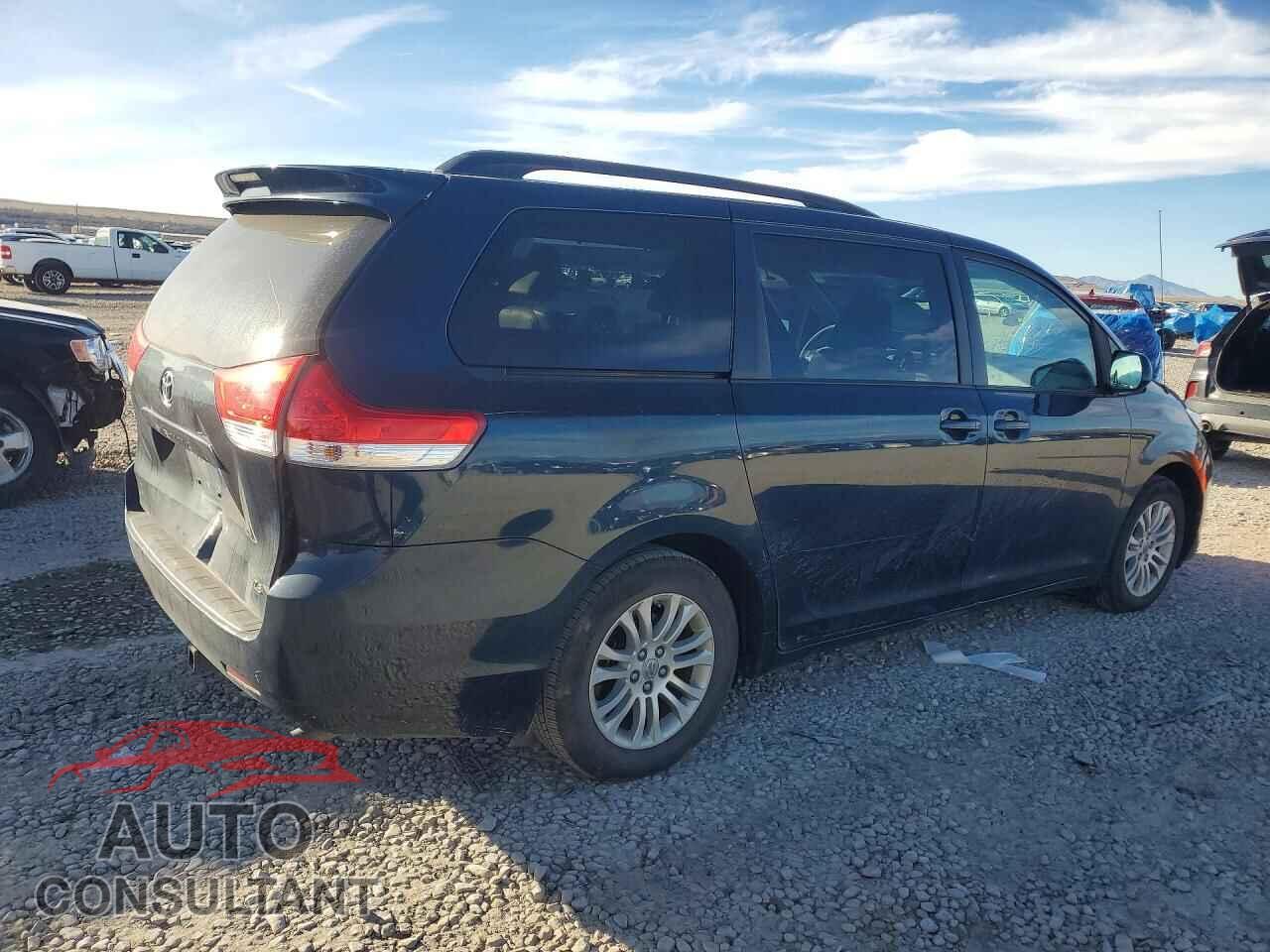 TOYOTA SIENNA 2011 - 5TDYK3DC0BS175948