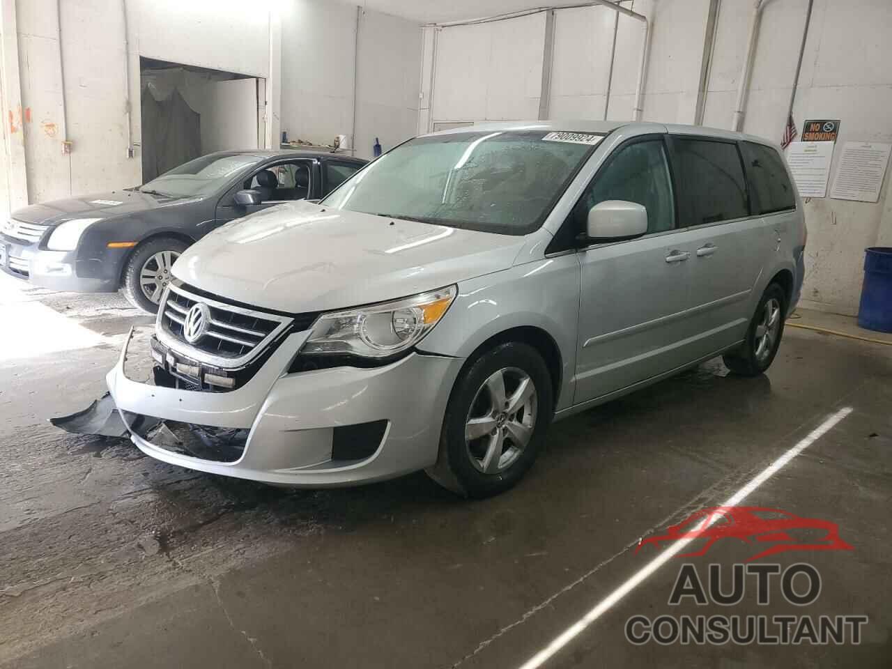 VOLKSWAGEN ROUTAN 2009 - 2V8HW54X79R510990