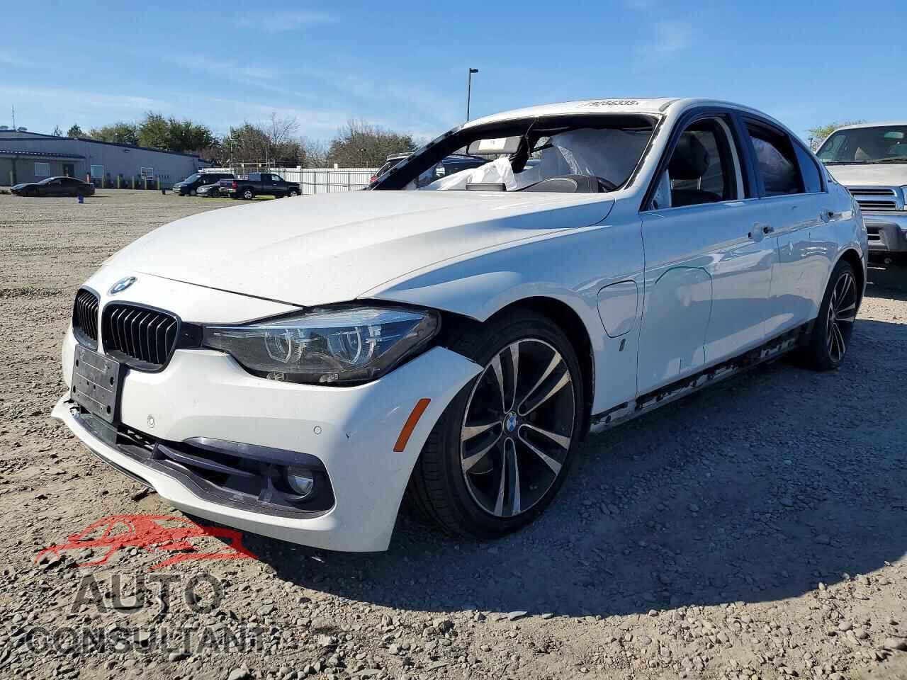 BMW 330E 2018 - WBA8E1C50JA758480