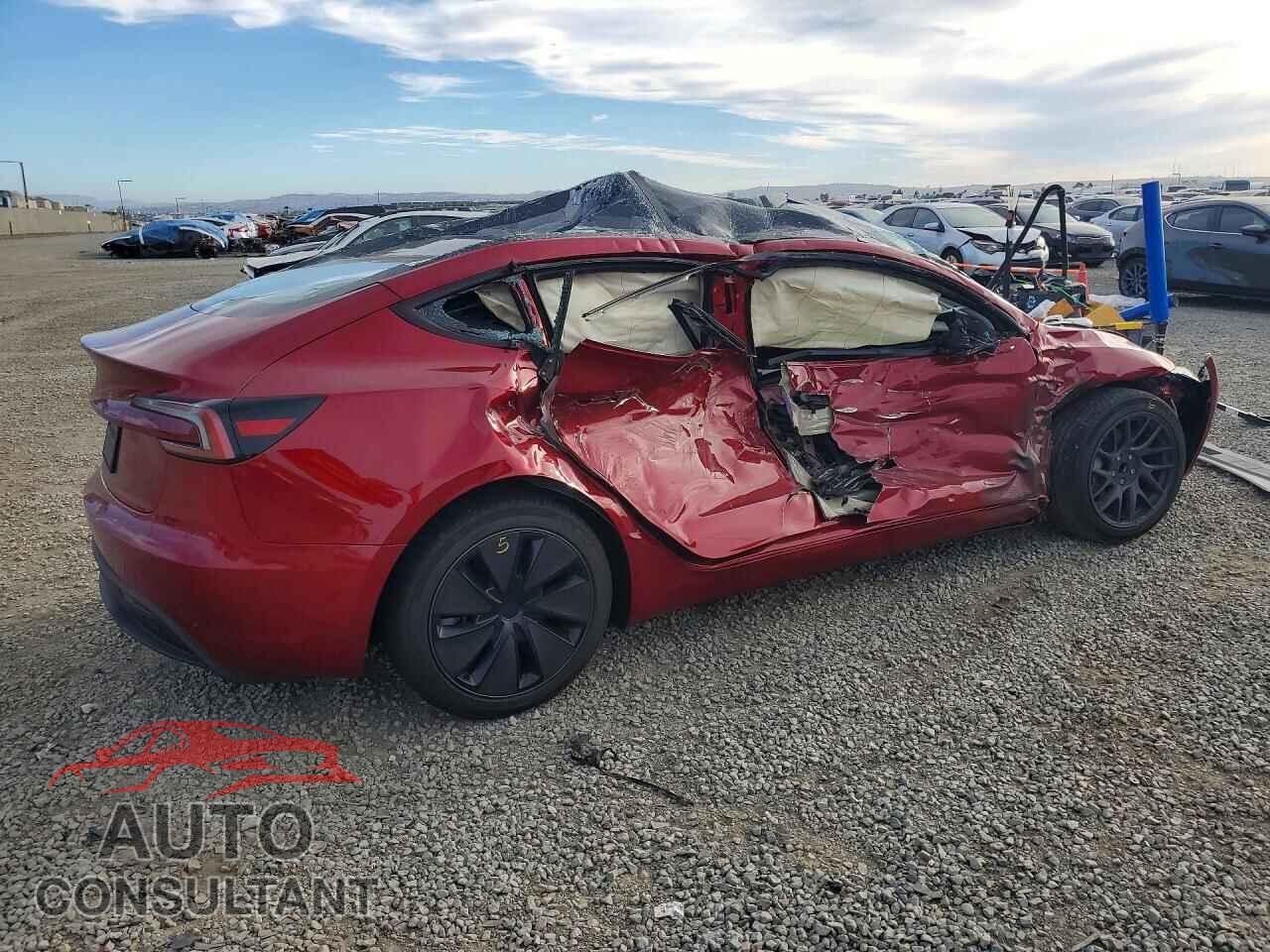 TESLA MODEL 3 2025 - 5YJ3E1EA7SF026542