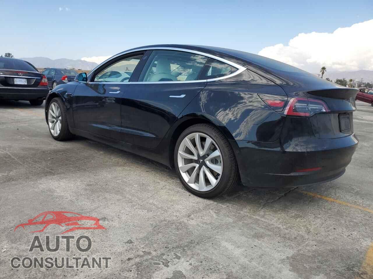 TESLA MODEL 3 2019 - 5YJ3E1EA5KF445215