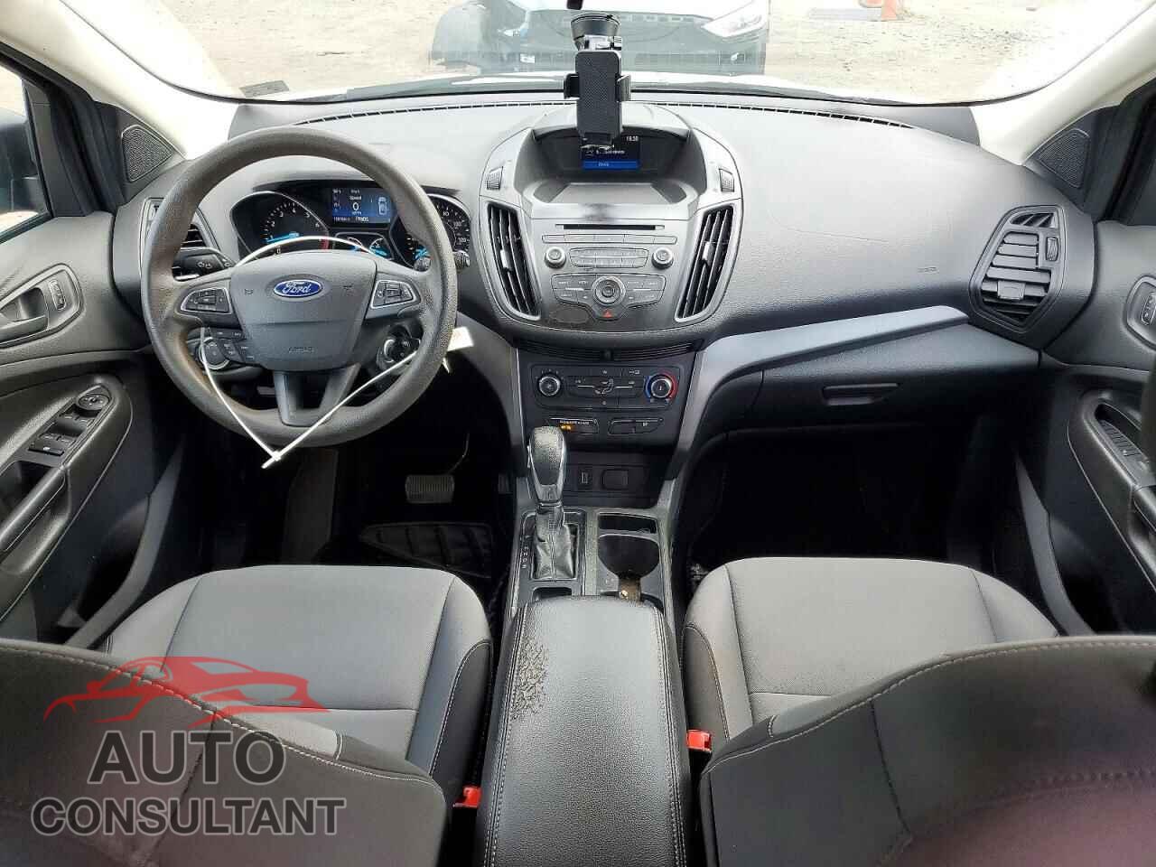 FORD ESCAPE 2017 - 1FMCU0F71HUB19858