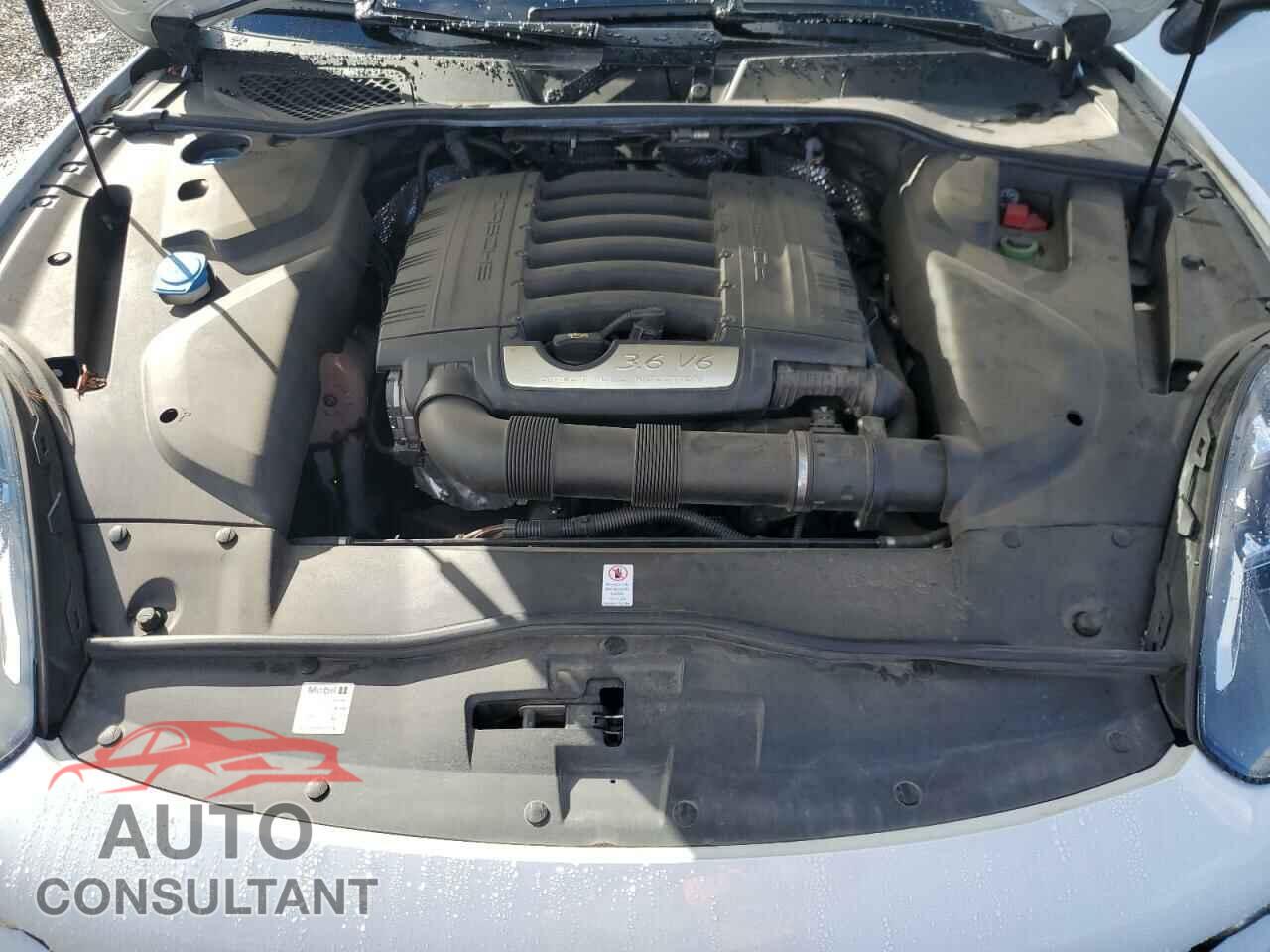 PORSCHE CAYENNE 2018 - WP1AA2A24JKA02447