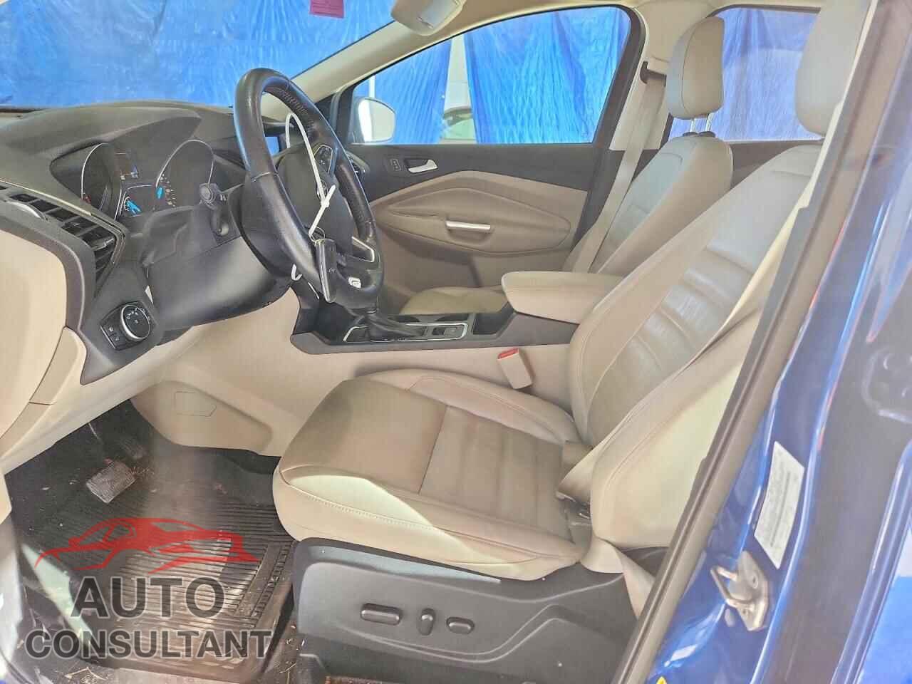 FORD ESCAPE 2018 - 1FMCU9J99JUD02508