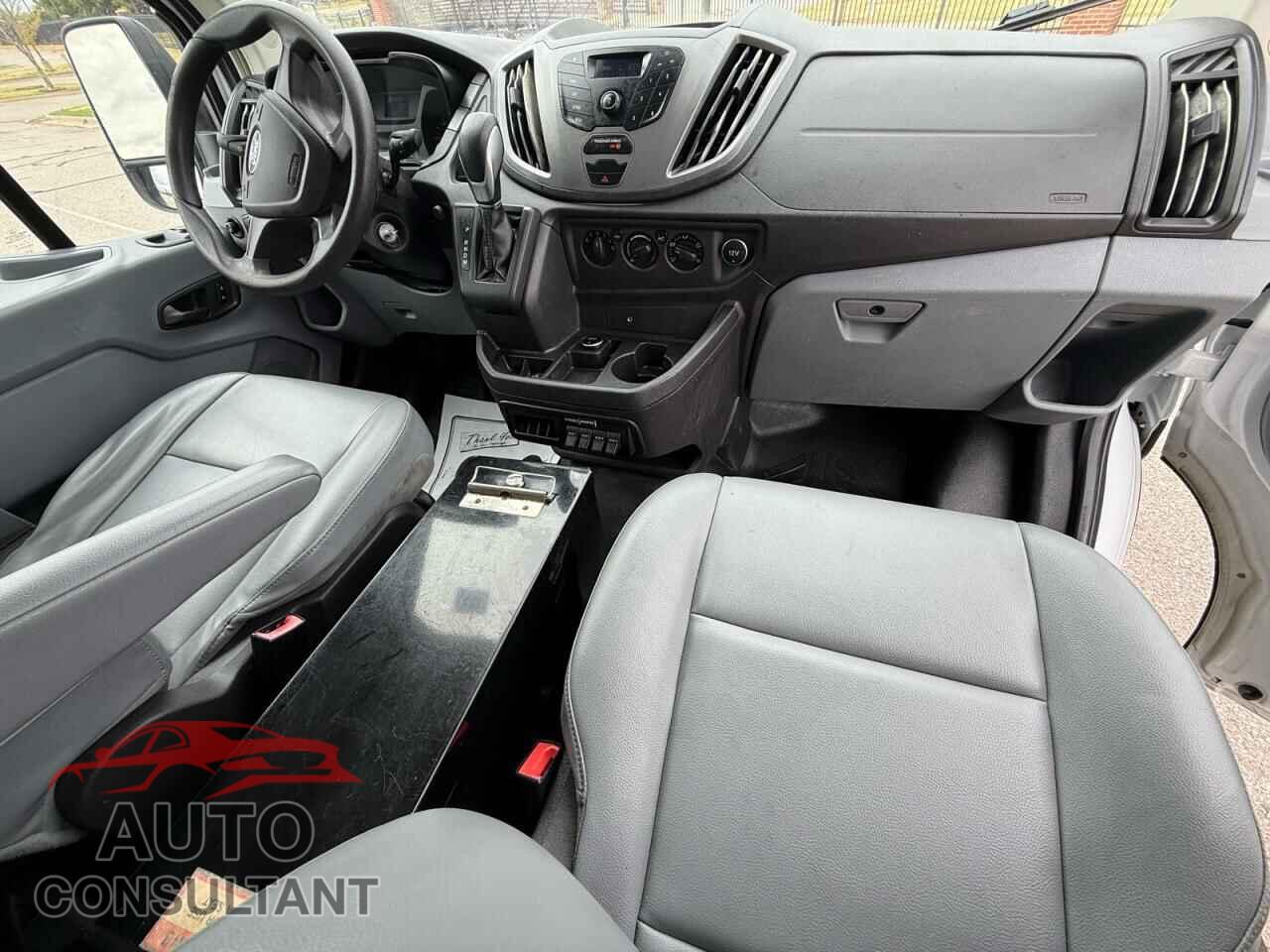 FORD TRANSIT 2019 - 1FTYE1ZM4KKA55347