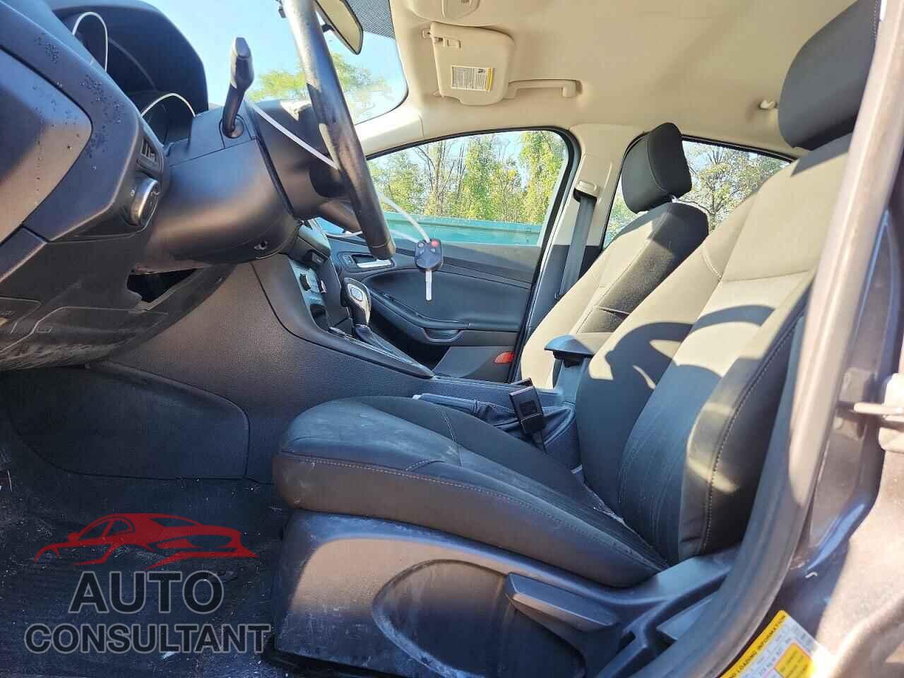 FORD FOCUS 2015 - 1FADP3F28FL314273
