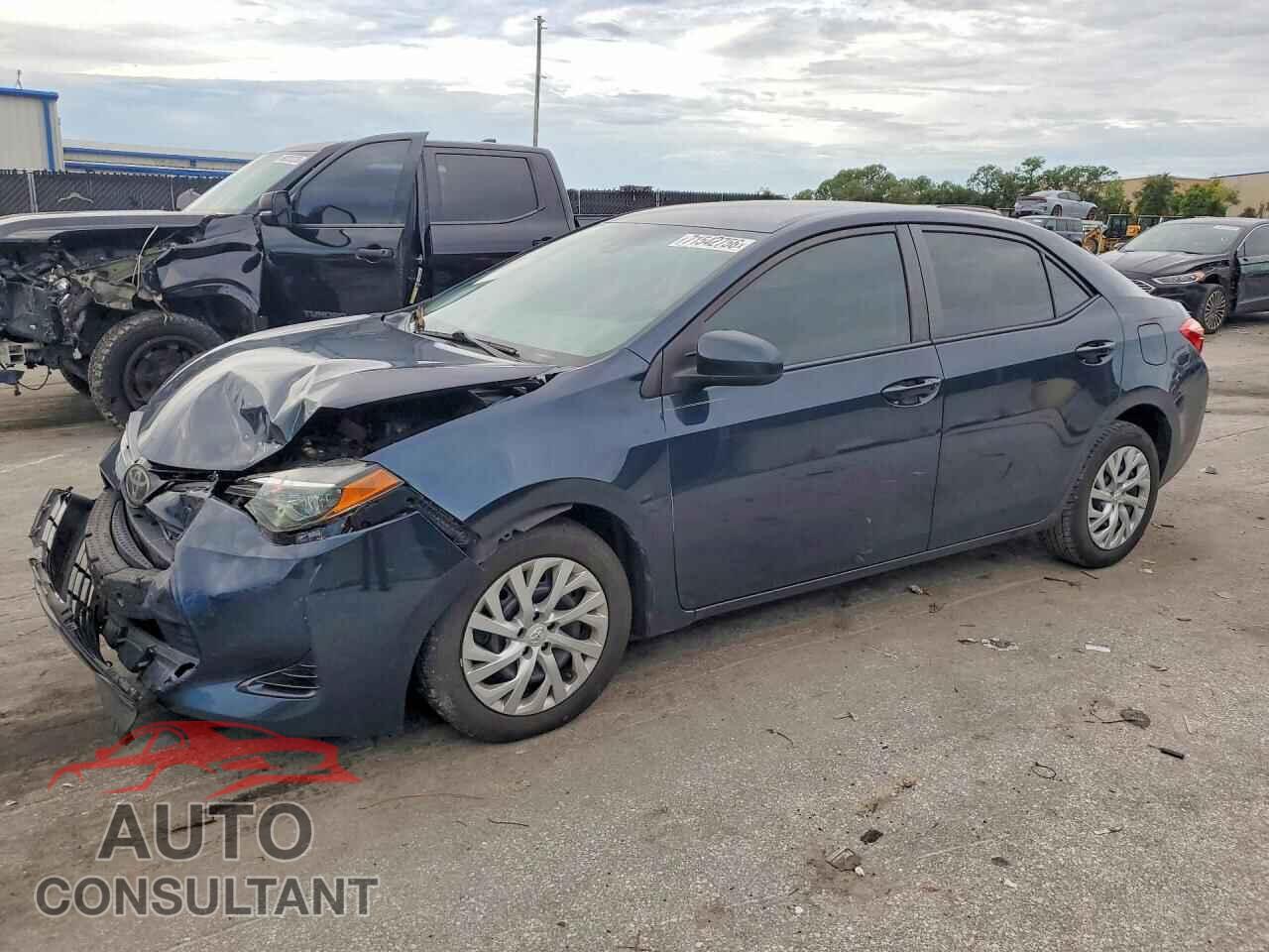 TOYOTA COROLLA 2018 - 5YFBURHE4JP851470