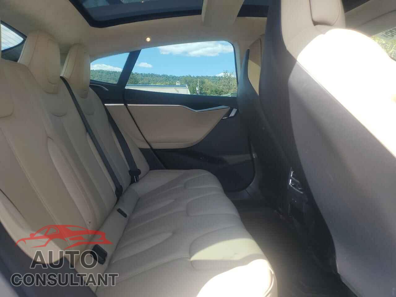 TESLA MODEL S 2017 - 5YJSA1E23HF204729
