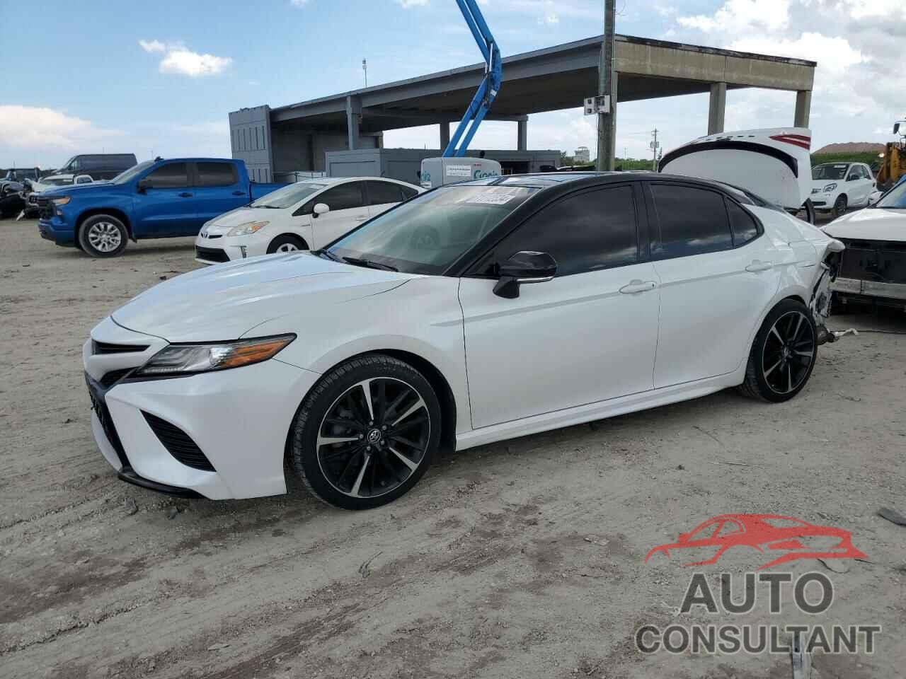 TOYOTA CAMRY 2019 - 4T1B61HK3KU178026