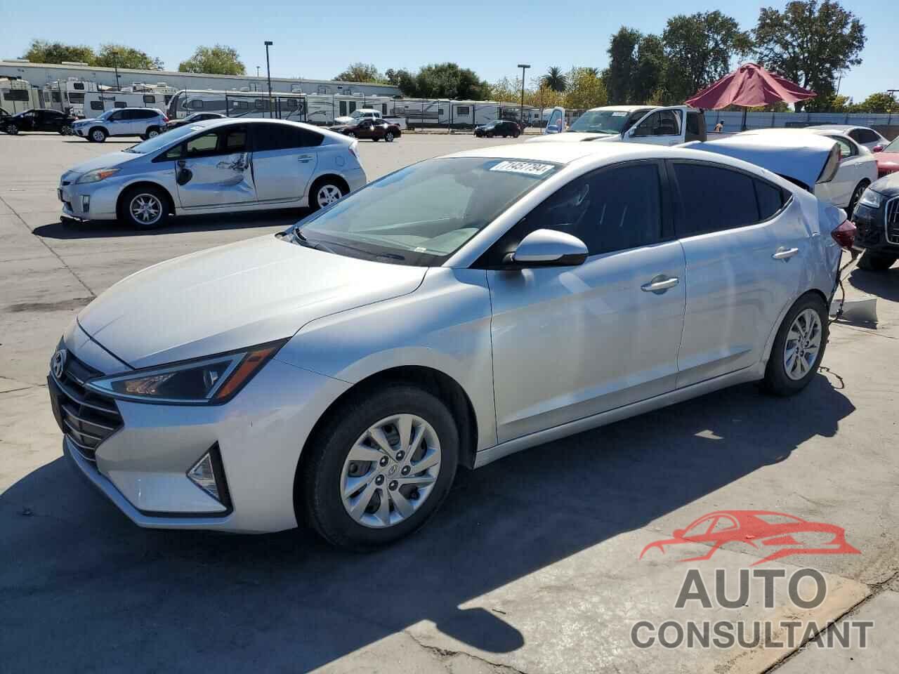 HYUNDAI ELANTRA 2019 - KMHD74LFXKU790483