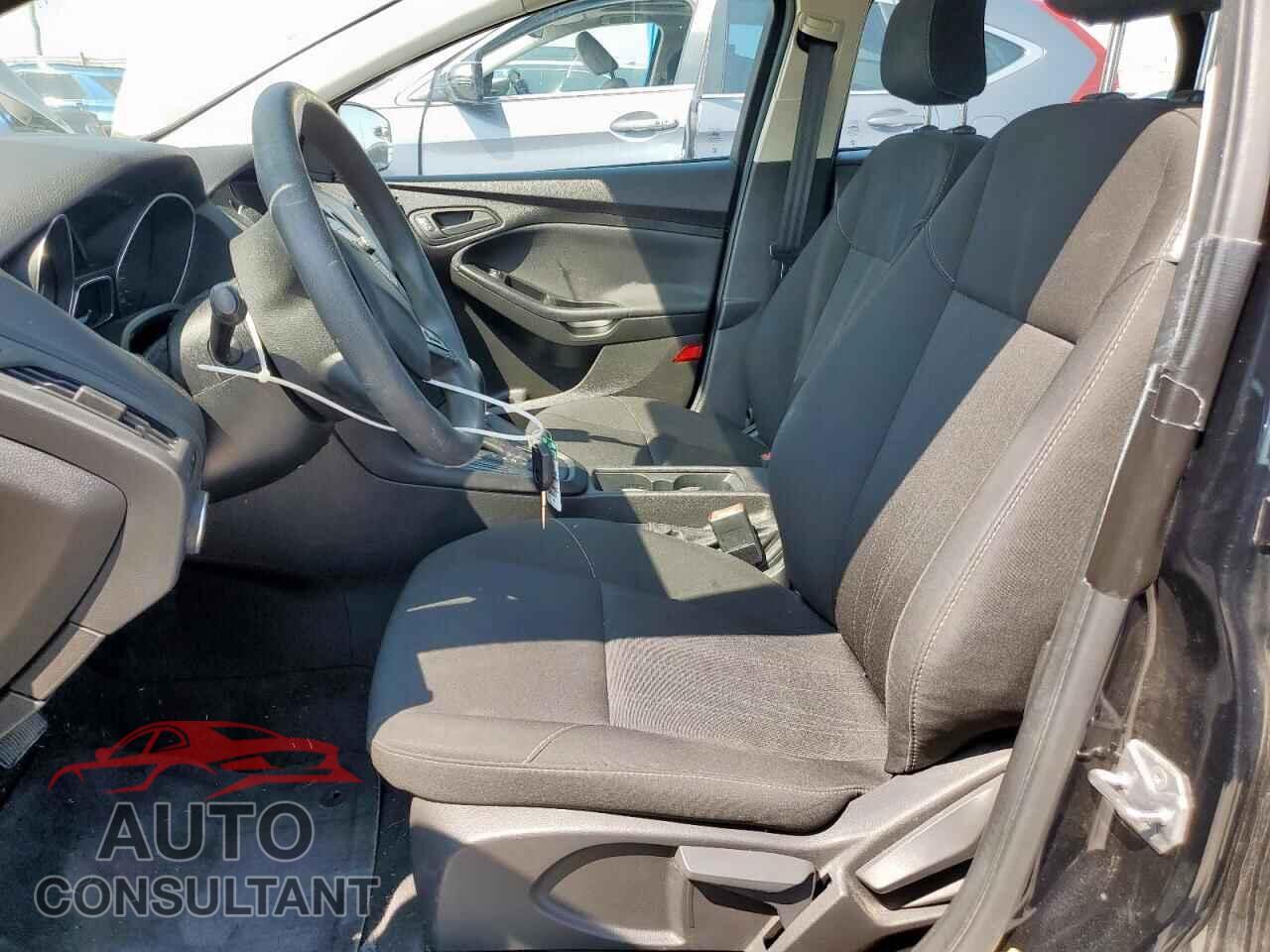 FORD FOCUS 2016 - 1FADP3E24GL404412
