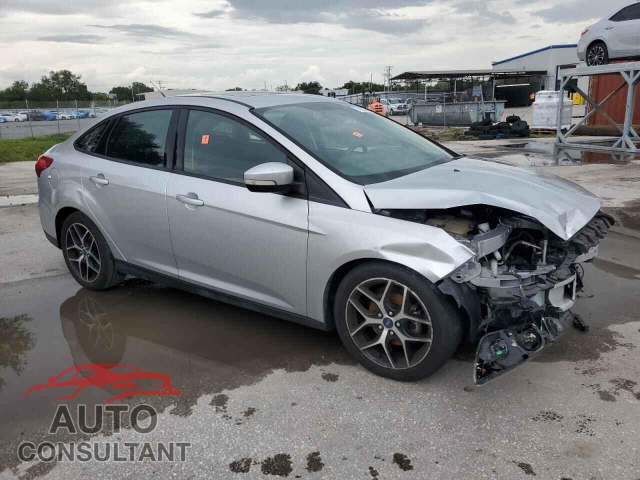 FORD FOCUS 2017 - 1FADP3H2XHL247224