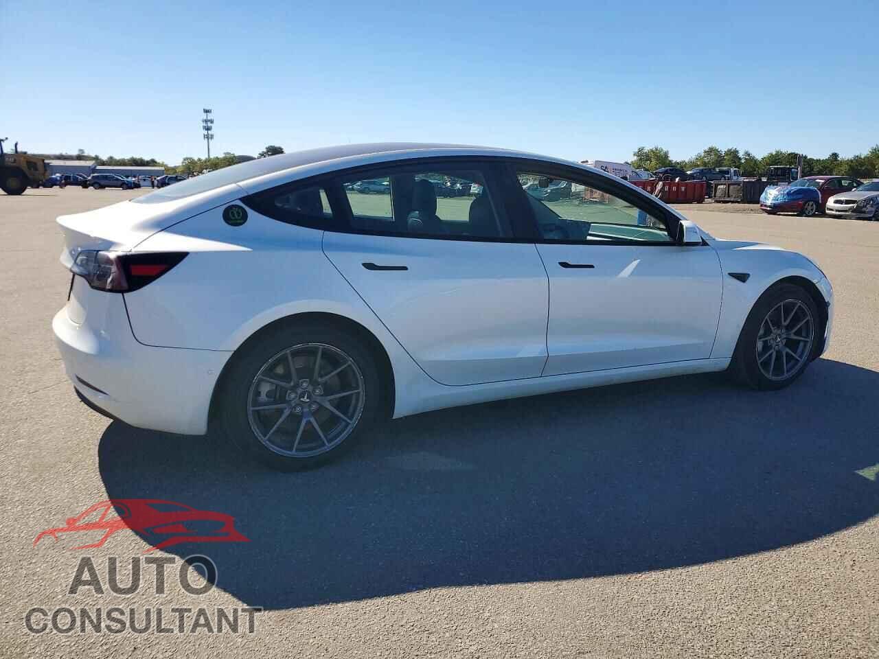 TESLA MODEL 3 2021 - 5YJ3E1EA5MF030253